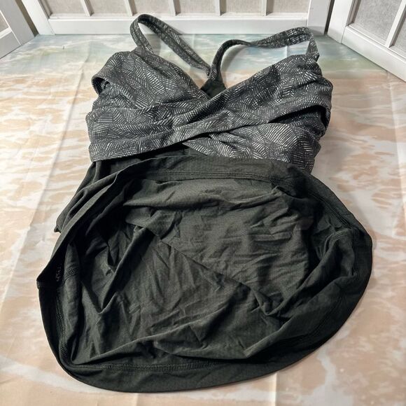 Lululemon Tank Top - Picture 5 of 15